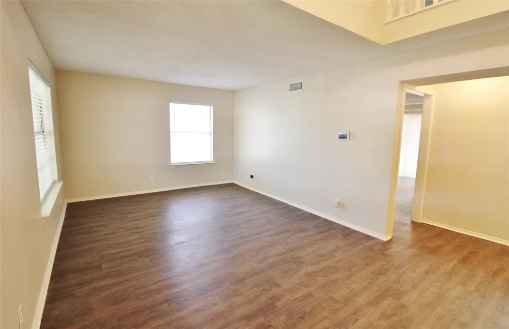 900 Valley Ridge Drive DeSoto, TX 75115