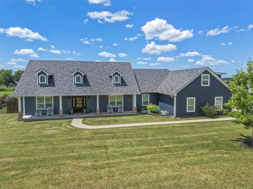 831 Mimosa Lane Franklin, TX 77856