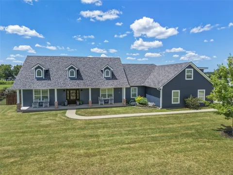 831 Mimosa Lane