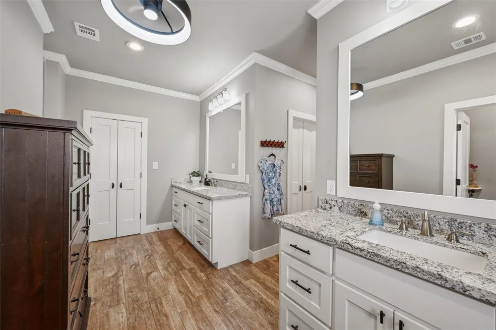 831 Mimosa Lane Franklin, TX 77856