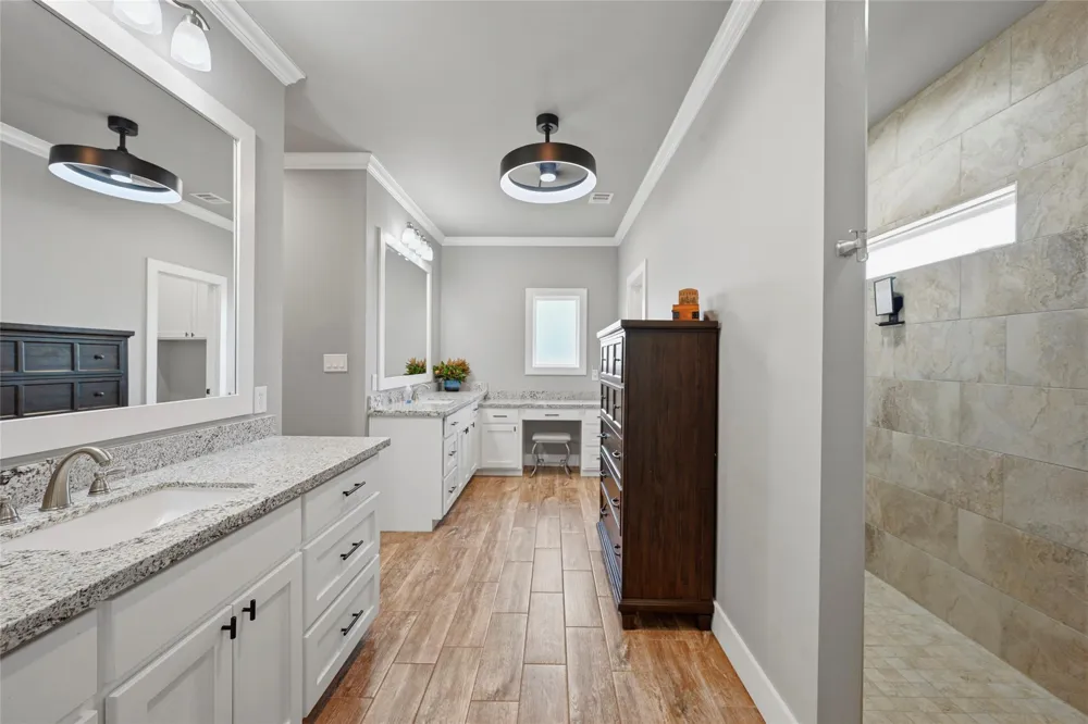 831 Mimosa Lane Franklin, TX 77856