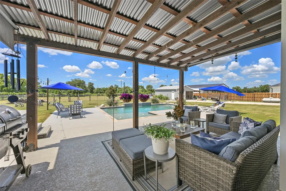 831 Mimosa Lane Franklin, TX 77856