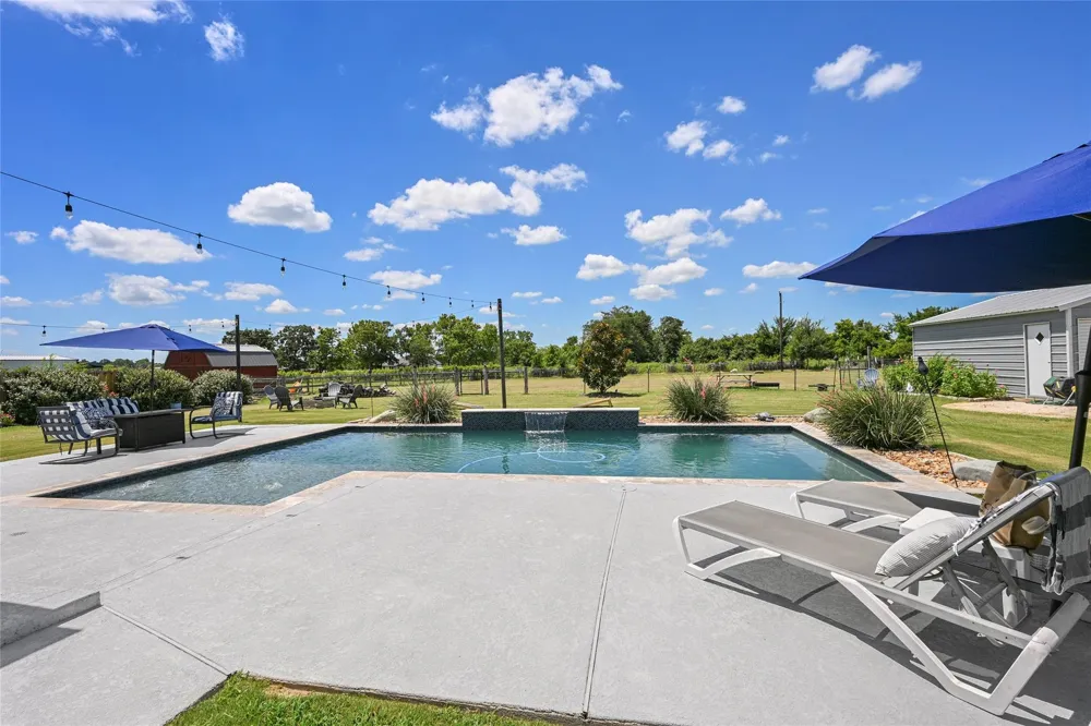 831 Mimosa Lane Franklin, TX 77856