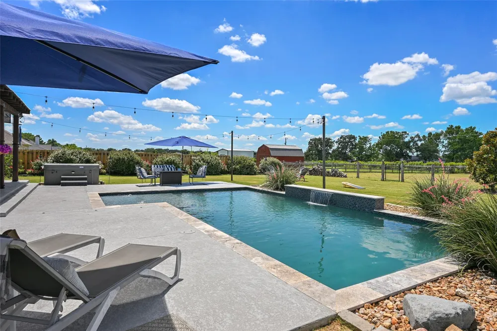 831 Mimosa Lane Franklin, TX 77856