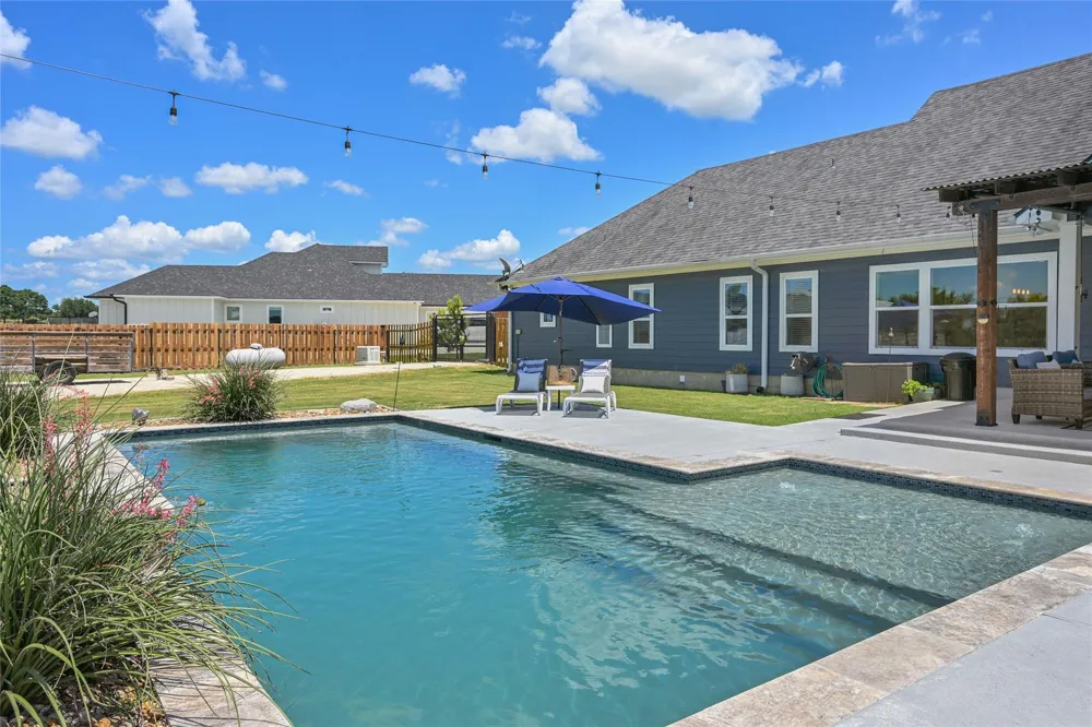 831 Mimosa Lane Franklin, TX 77856