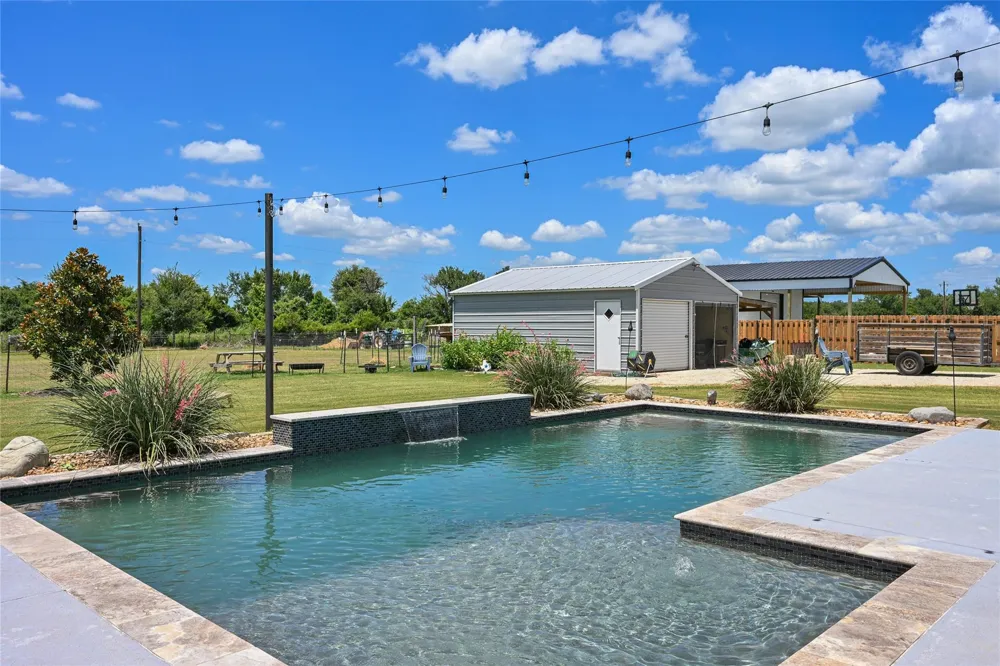 831 Mimosa Lane Franklin, TX 77856