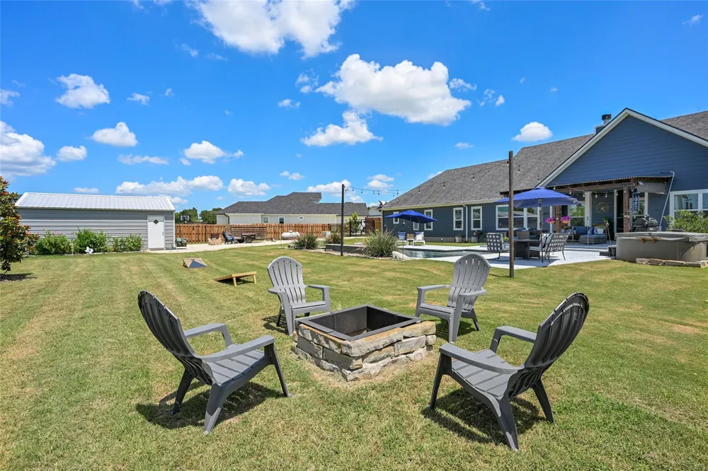 831 Mimosa Lane Franklin, TX 77856