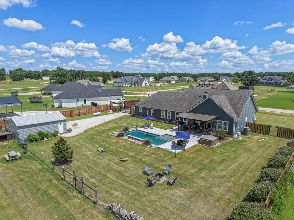 831 Mimosa Lane Franklin, TX 77856