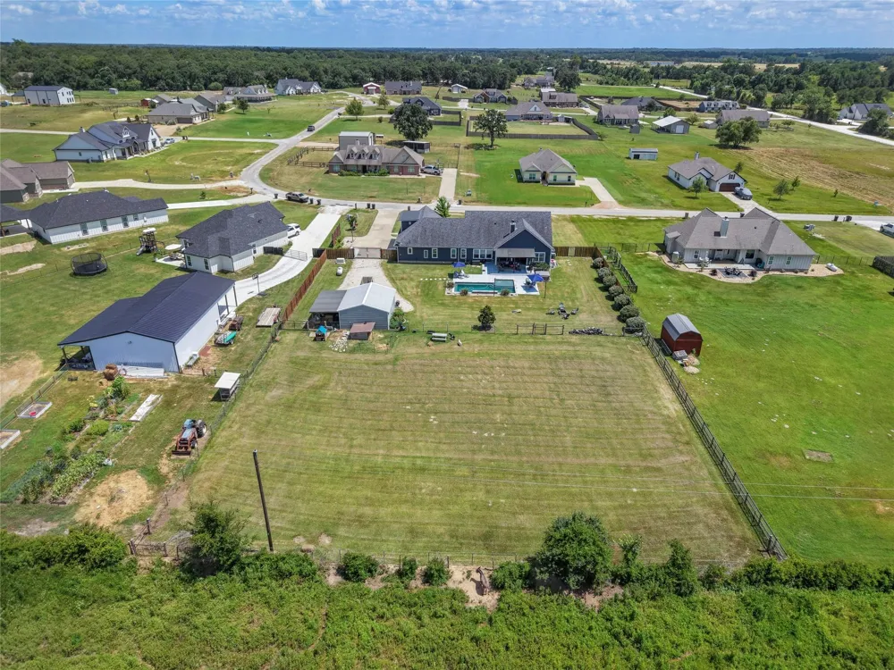 831 Mimosa Lane Franklin, TX 77856