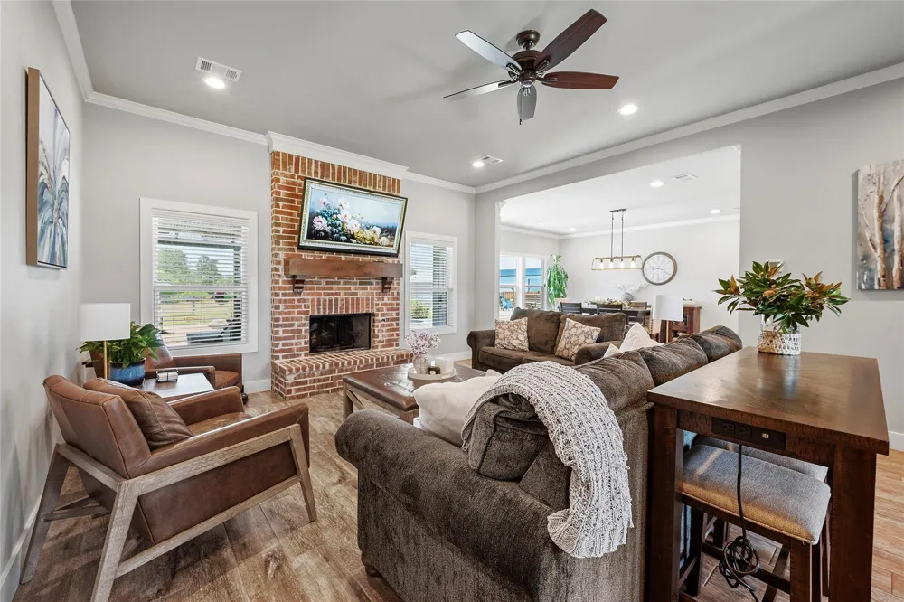 831 Mimosa Lane Franklin, TX 77856