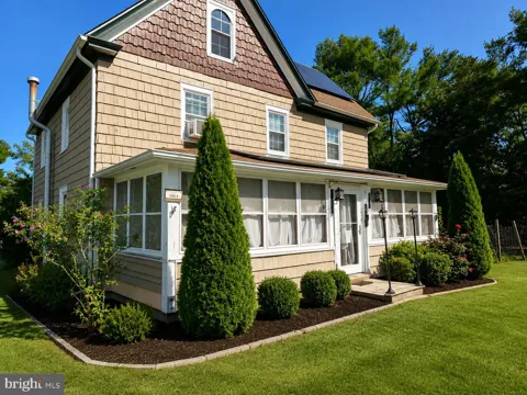 220 KELLY AVENUE
