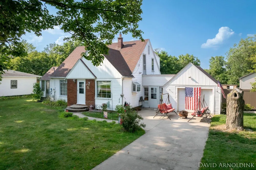2333 Riley Court Hudsonville, MI 49426