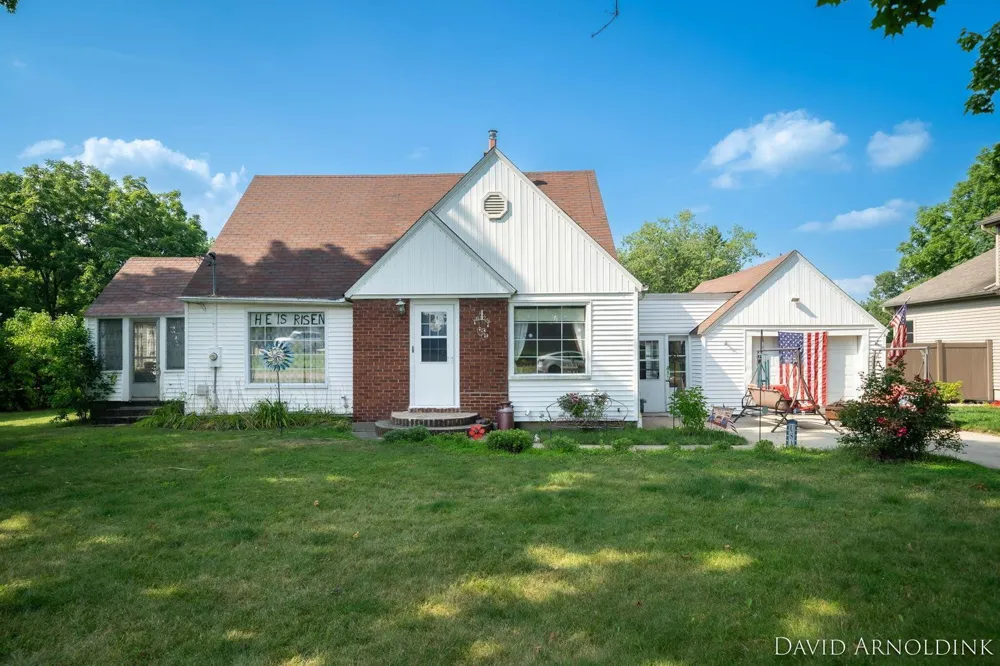2333 Riley Court Hudsonville, MI 49426