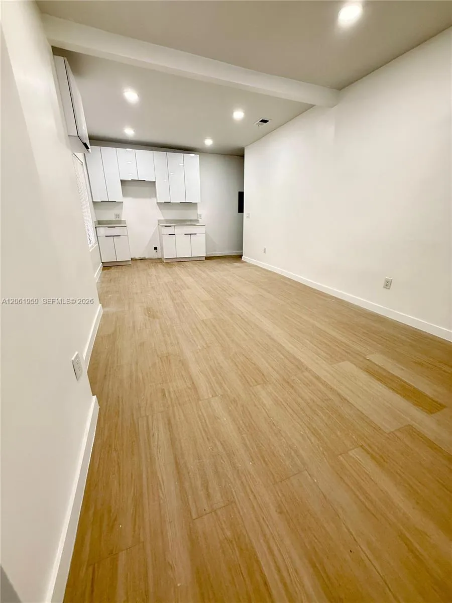 125 SW 19th Ave #2 Miami, FL 33135