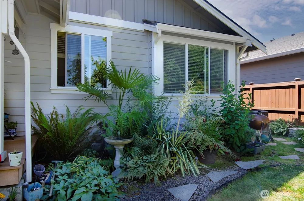 8210 Vashon Drive NE Lacey, WA 98516