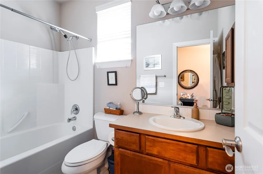 8210 Vashon Drive NE Lacey, WA 98516