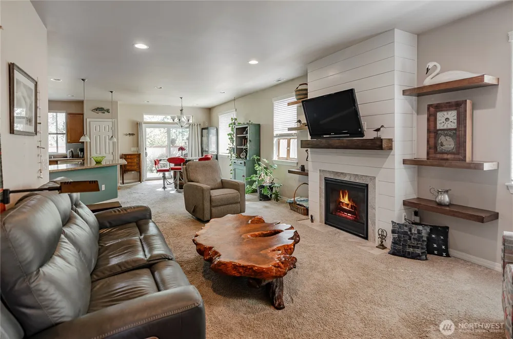 8210 Vashon Drive NE Lacey, WA 98516