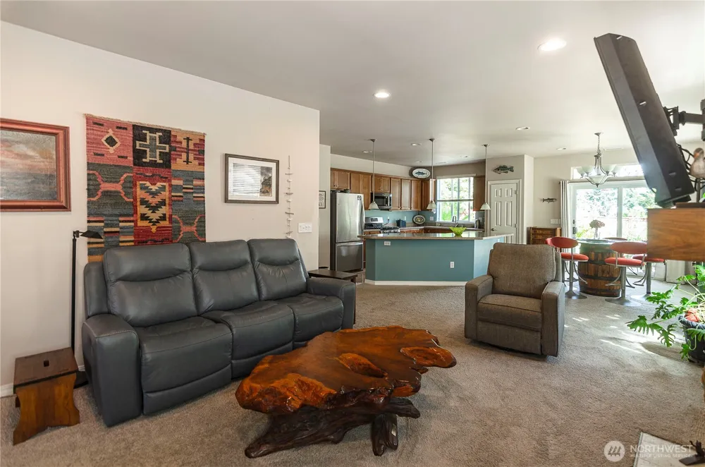 8210 Vashon Drive NE Lacey, WA 98516