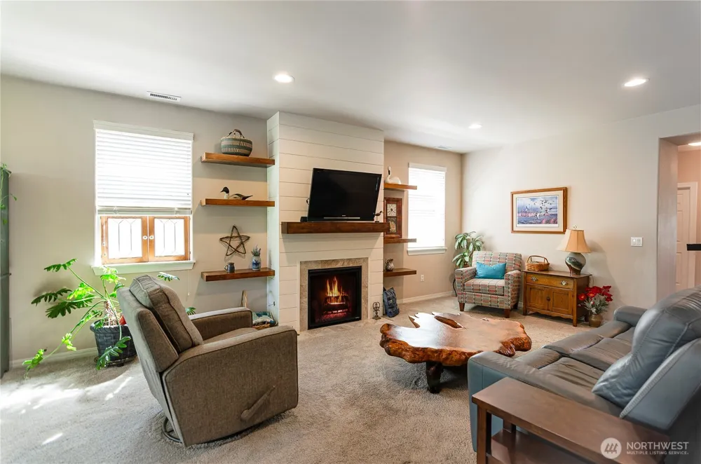 8210 Vashon Drive NE Lacey, WA 98516