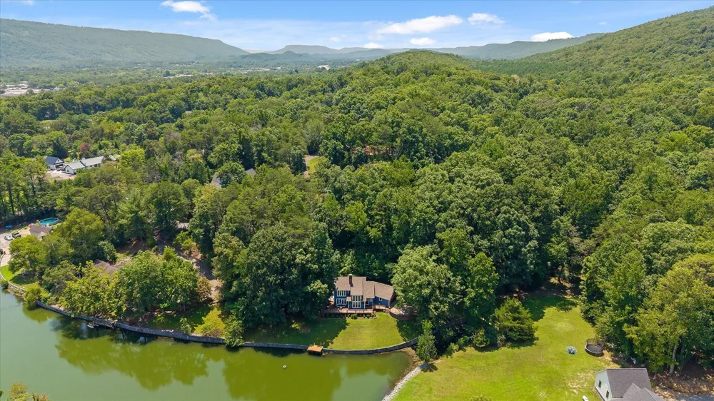 488 Lake Hills Drive Trenton, GA 30752