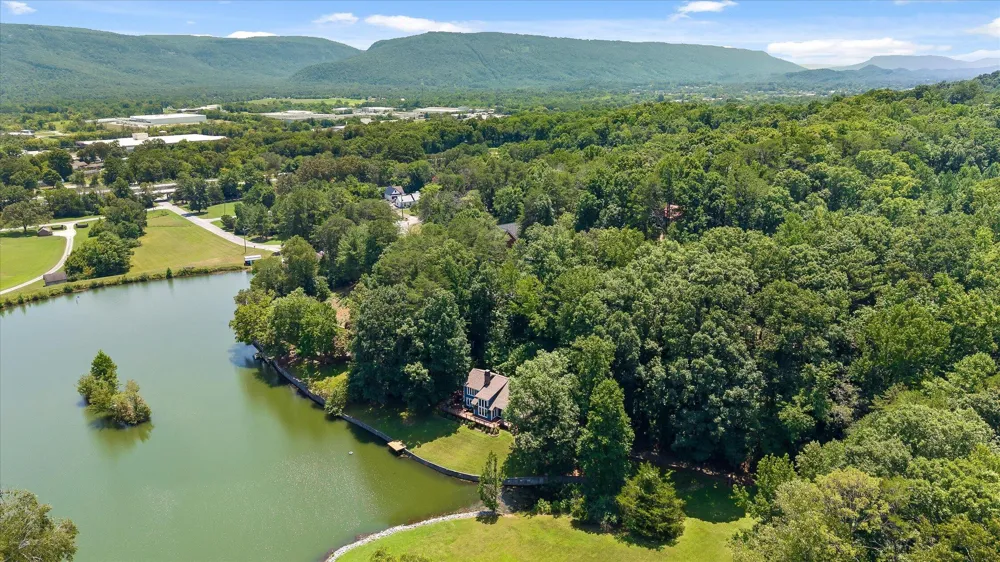 488 Lake Hills Drive Trenton, GA 30752