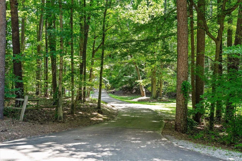 488 Lake Hills Drive Trenton, GA 30752