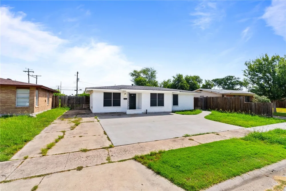 4126 Barnes Street Corpus Christi, TX 78411
