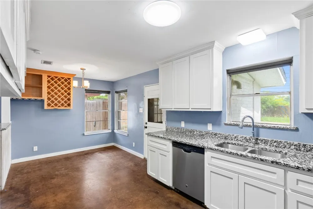 4126 Barnes Street Corpus Christi, TX 78411