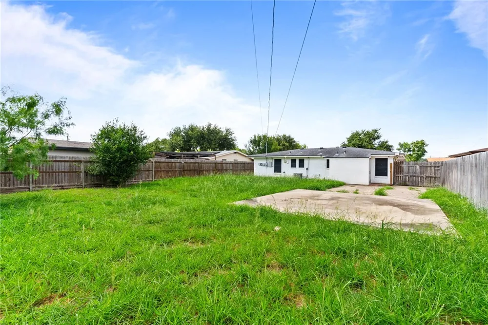 4126 Barnes Street Corpus Christi, TX 78411