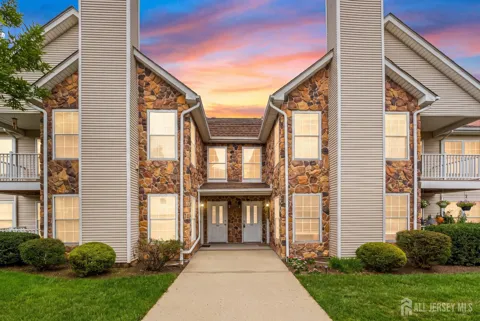 127 Chariot Court