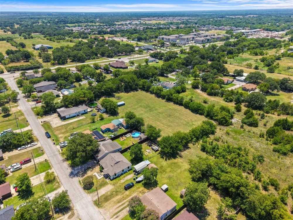 71 Sarah Lane Dallas, TX 75253
