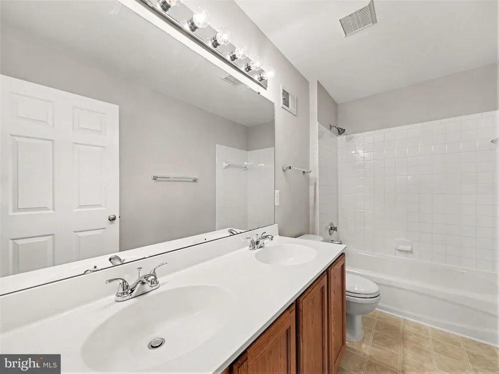 5641 EPPES ISLAND PLACE Manassas, VA 20112