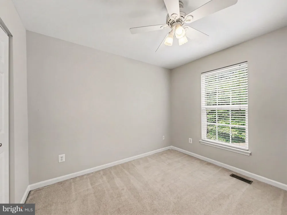5641 EPPES ISLAND PLACE Manassas, VA 20112