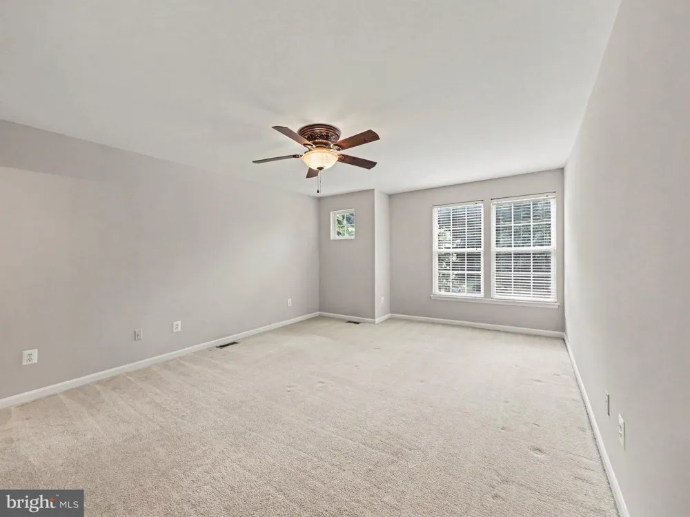 5641 EPPES ISLAND PLACE Manassas, VA 20112
