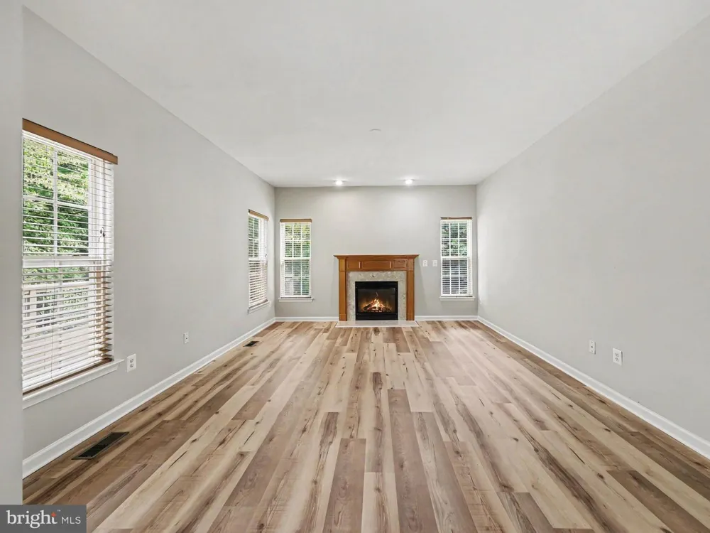 5641 EPPES ISLAND PLACE Manassas, VA 20112