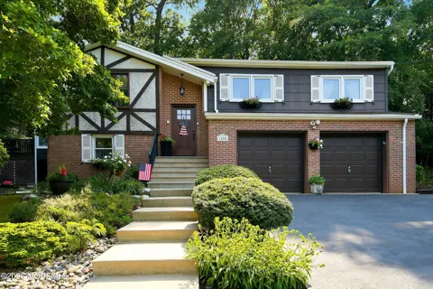1405 Williams Drive