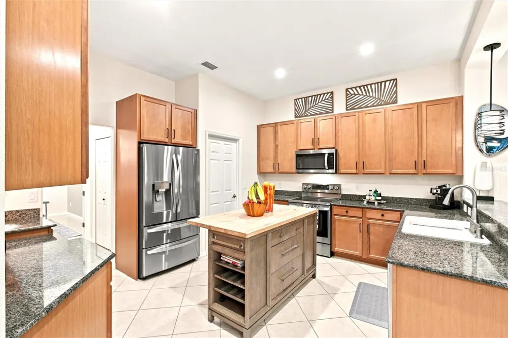 8059 36TH STREET CIRCLE E Sarasota, FL 34243