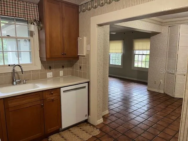 1628 NW 6TH AVENUE Gainesville, FL 32603