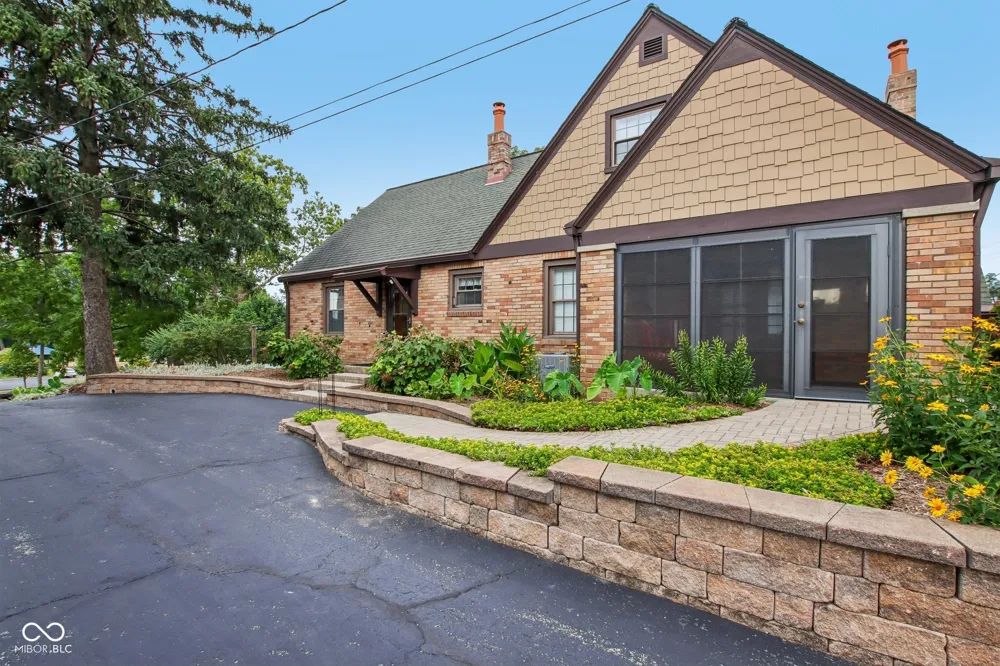 399 W Main Street Greenwood, IN 46142
