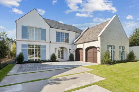 9143 Bluff Hollow Court