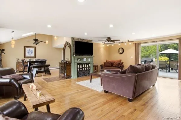 60 Hawthorne Street Selden, NY 11784