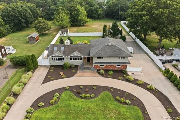 60 Hawthorne Street Selden, NY 11784