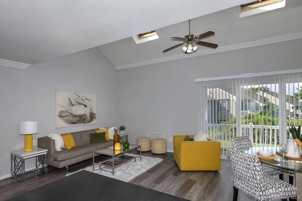 25 Horizon View Drive #25 Farmingville, NY 11738
