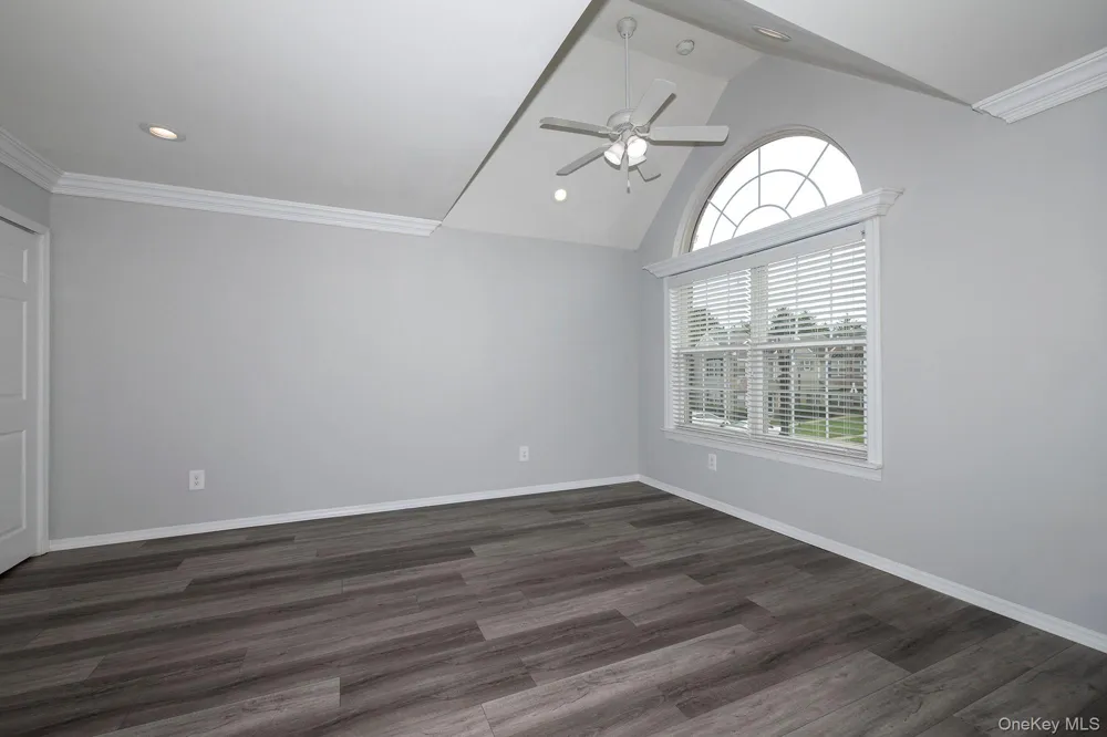 25 Horizon View Drive #25 Farmingville, NY 11738