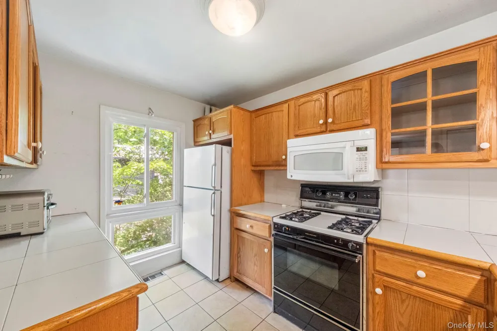 73 Bramblebrook Road Ardsley, NY 10502