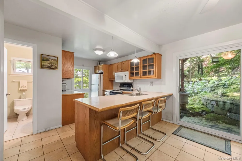 73 Bramblebrook Road Ardsley, NY 10502