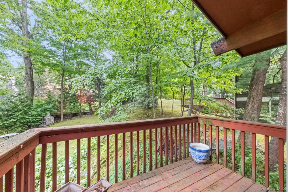 73 Bramblebrook Road Ardsley, NY 10502