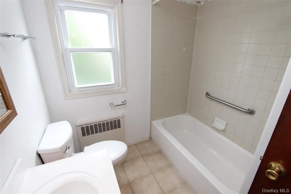 42 5th Avenue S Huntington Station, NY 11746