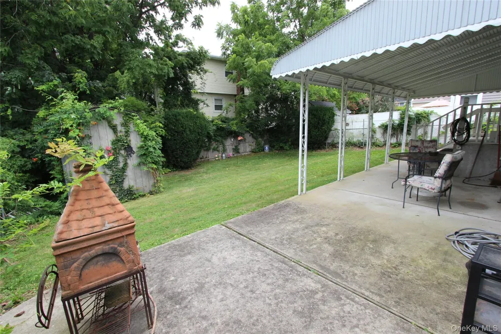 42 5th Avenue S Huntington Station, NY 11746
