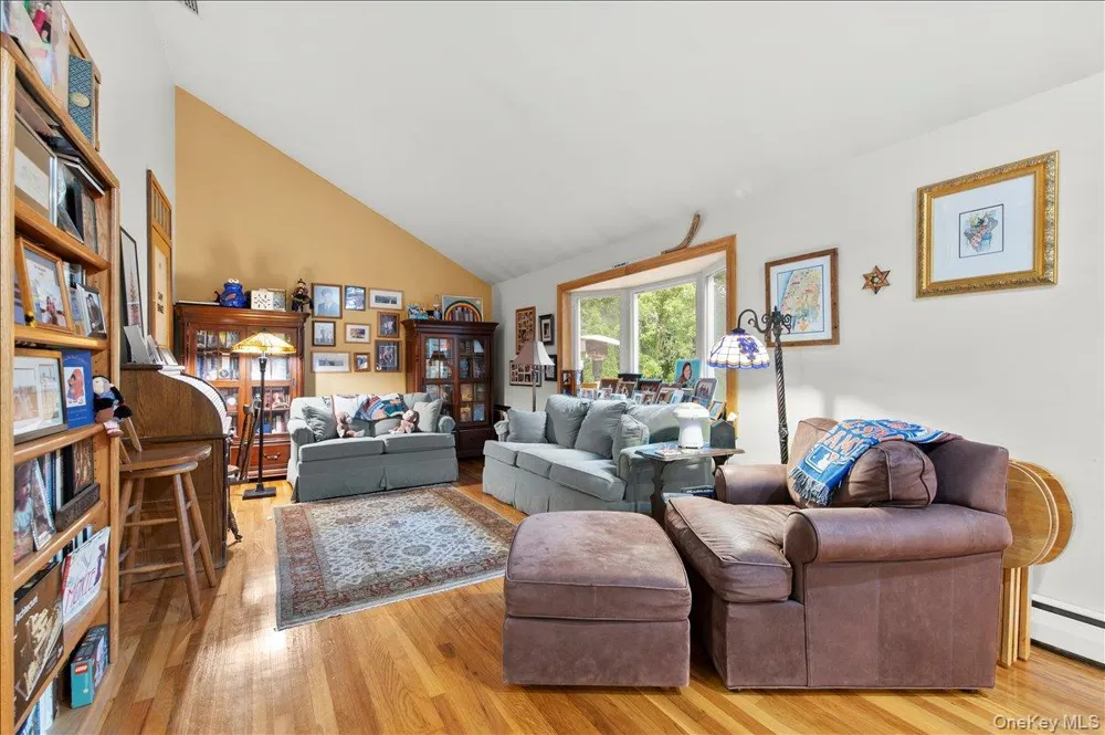 9 Donald Drive Old Bethpage, NY 11804